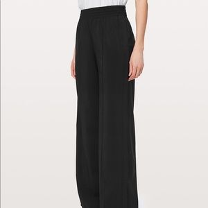 NWT Lululemon Wanderer Wide Leg Pant Size 2